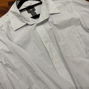 H&M Men's Classic Pinstripe Dress Shirt